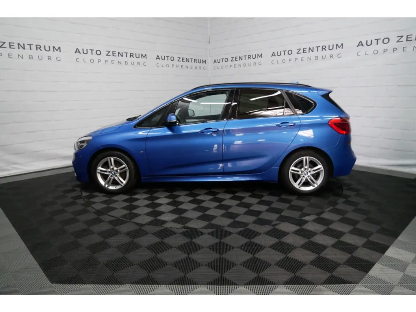 BMW 218 Active Tourer M Sport Navi+Alcantara+AHK+PDC Blau - 2