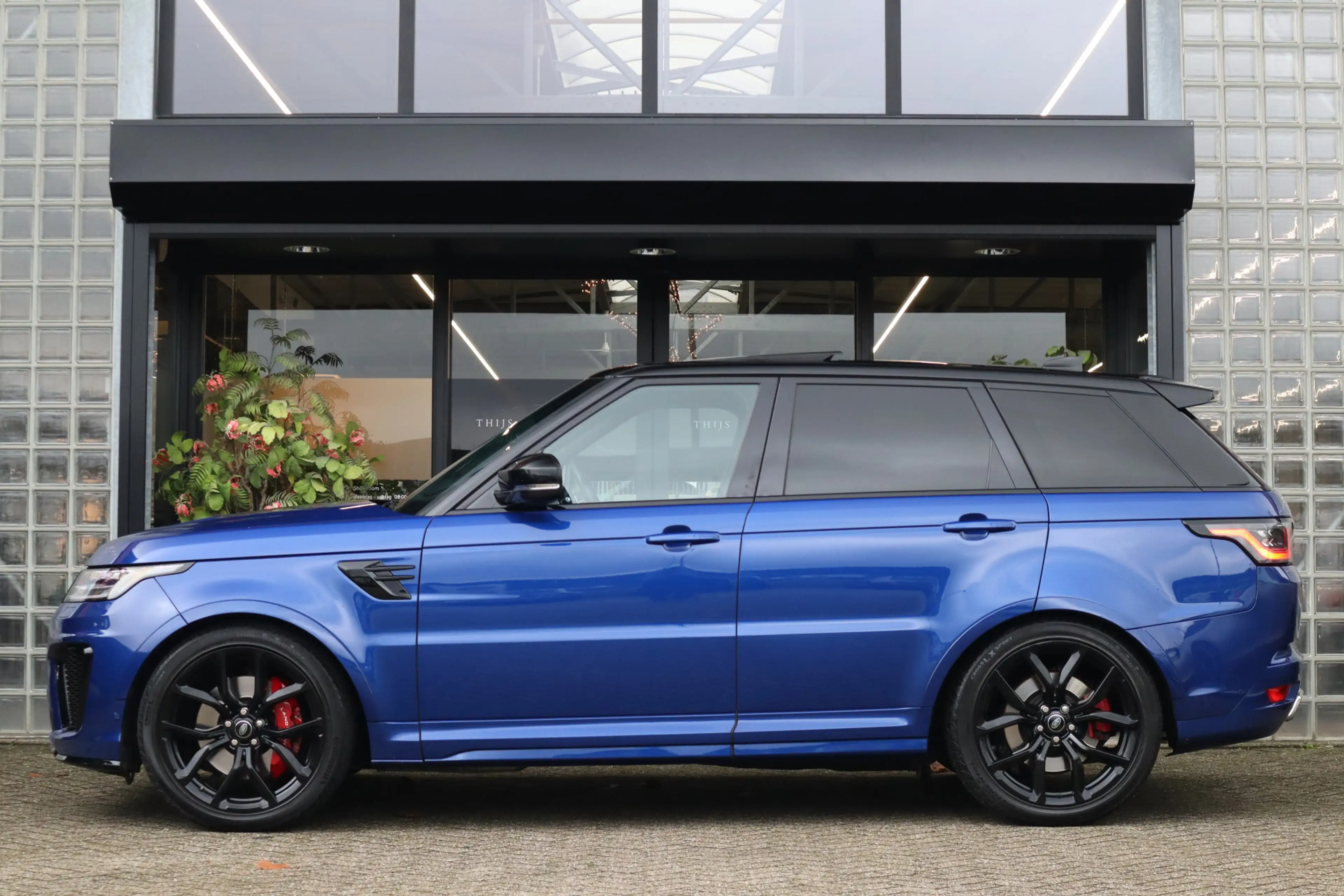 Land Rover Range Rover Sport P575 SVR | Carbon interieur, Meridian Audio, Adapt — photo 3