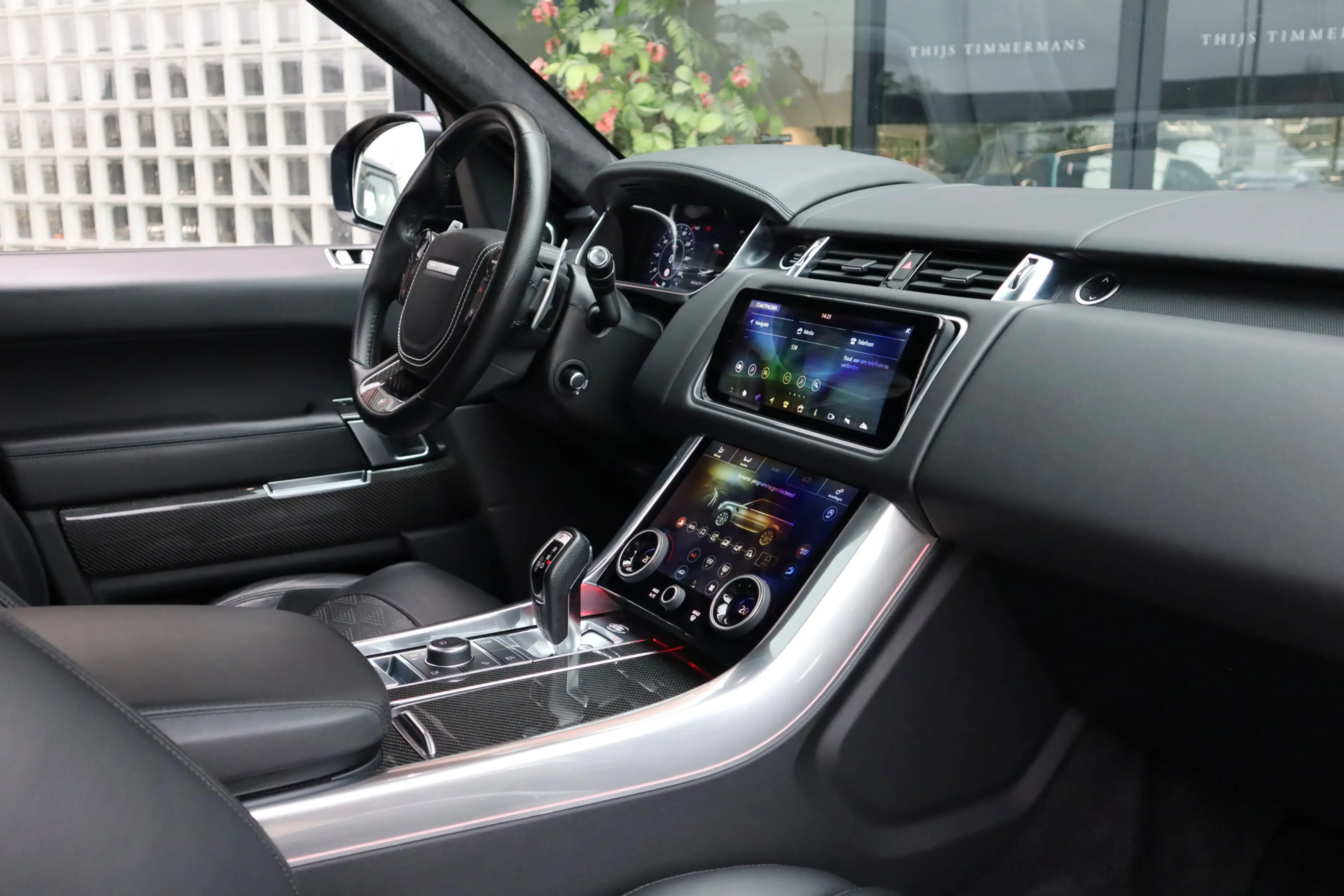 Land Rover Range Rover Sport P575 SVR | Carbon interieur, Meridian Audio, Adapt — photo 13