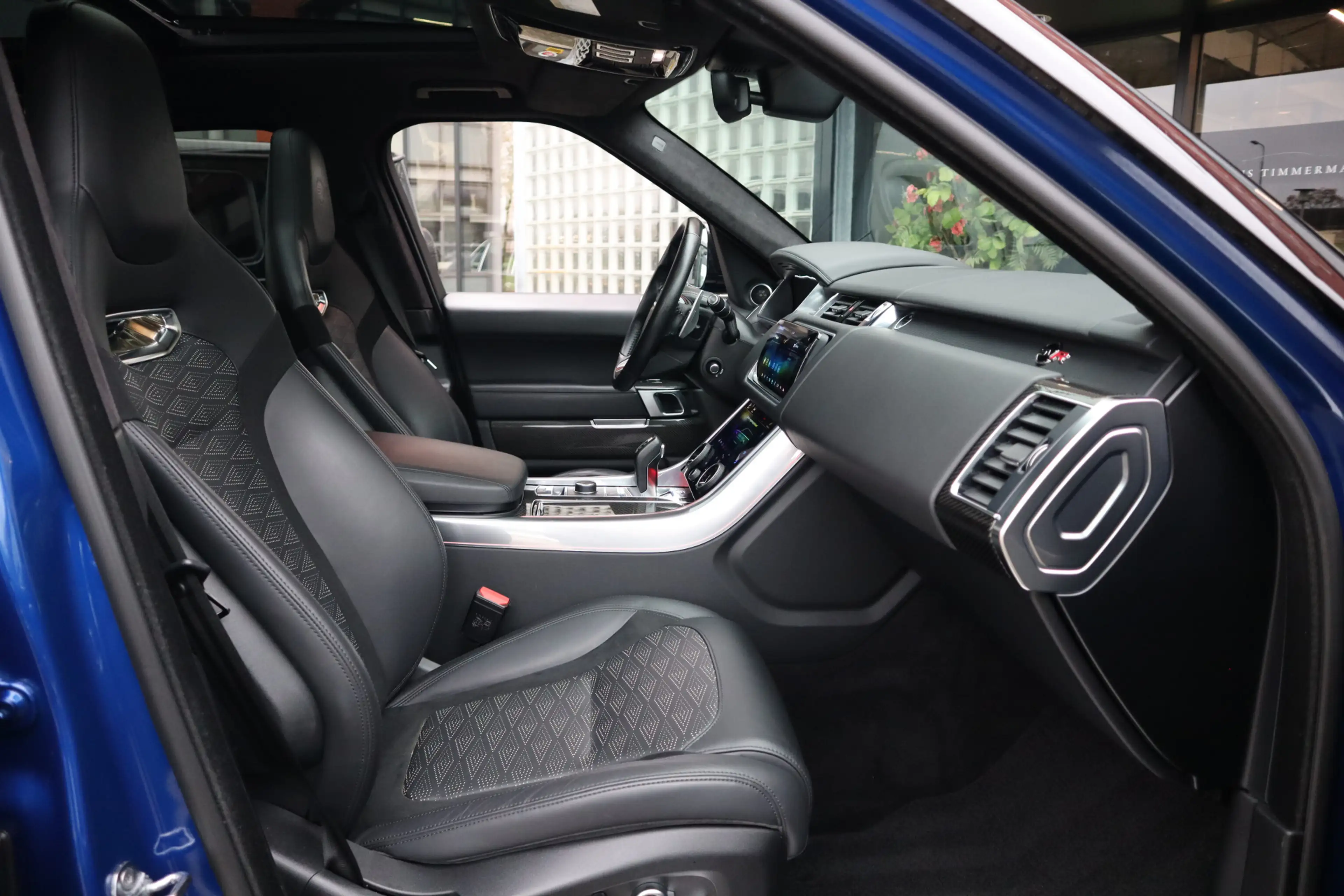 Land Rover Range Rover Sport P575 SVR | Carbon interieur, Meridian Audio, Adapt — photo 12