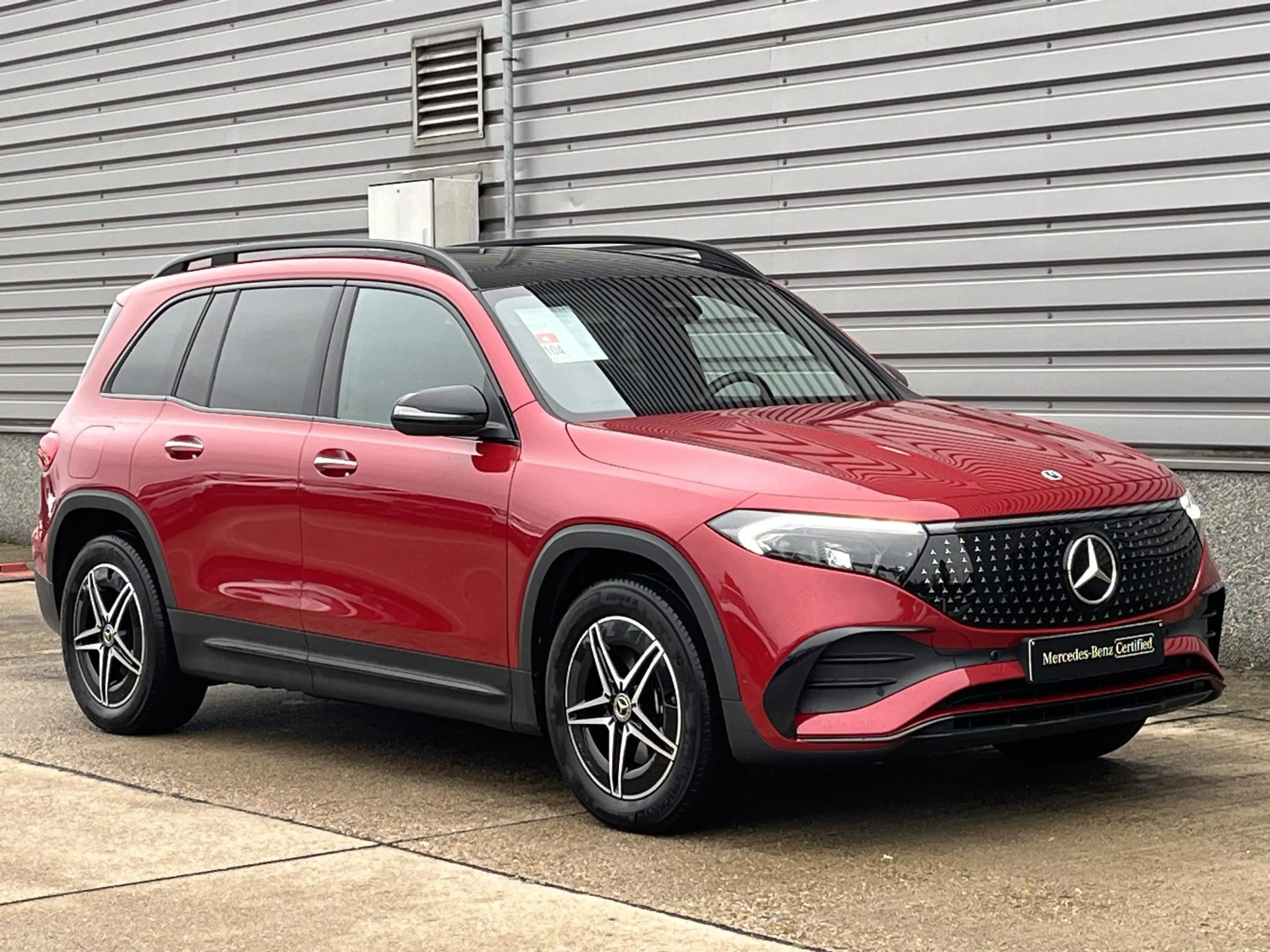 Mercedes-Benz EQB 250 250+ AMG Line — photo 4