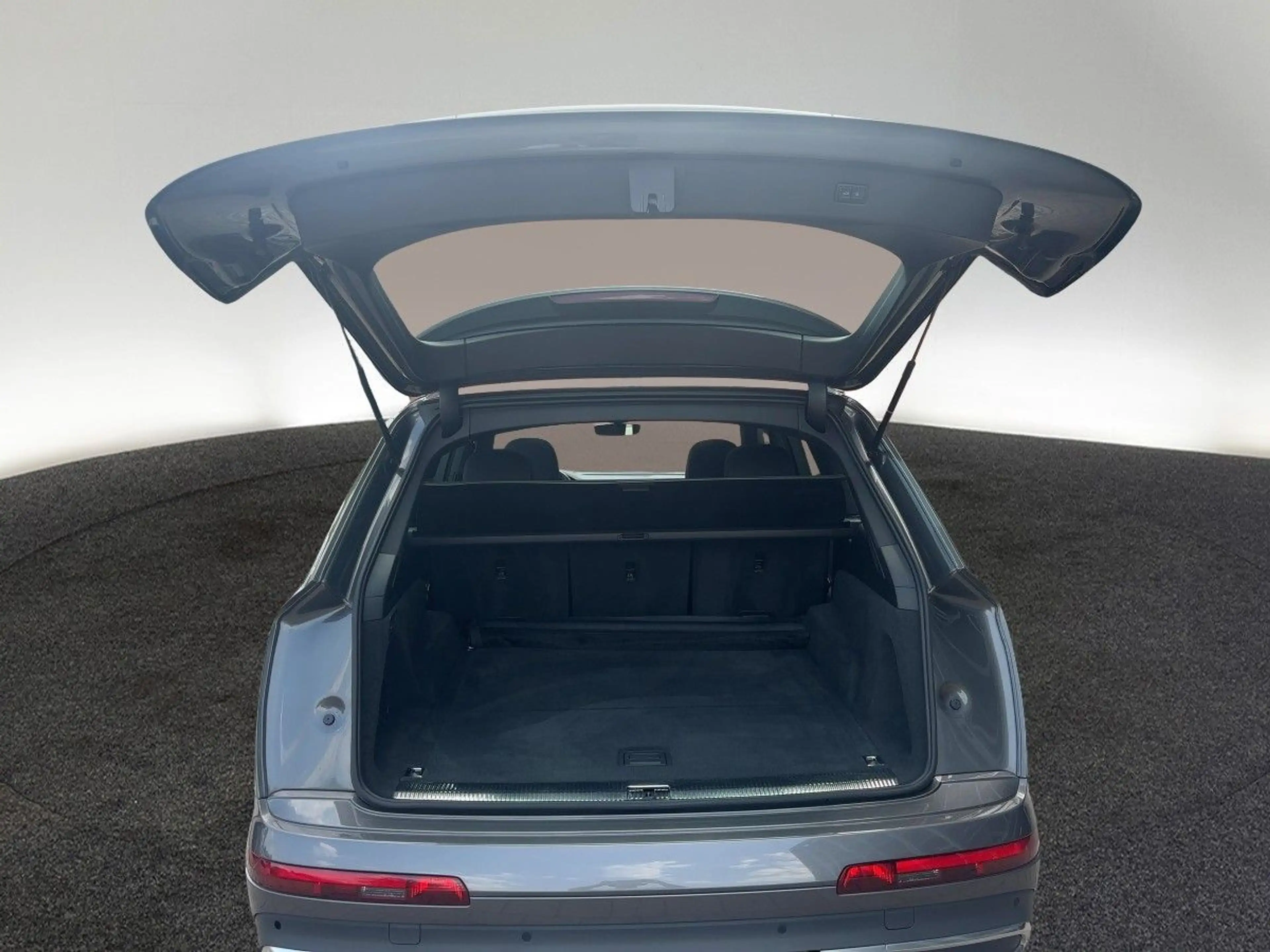 Audi Q7 50 TDI quattro S tronic — photo 7