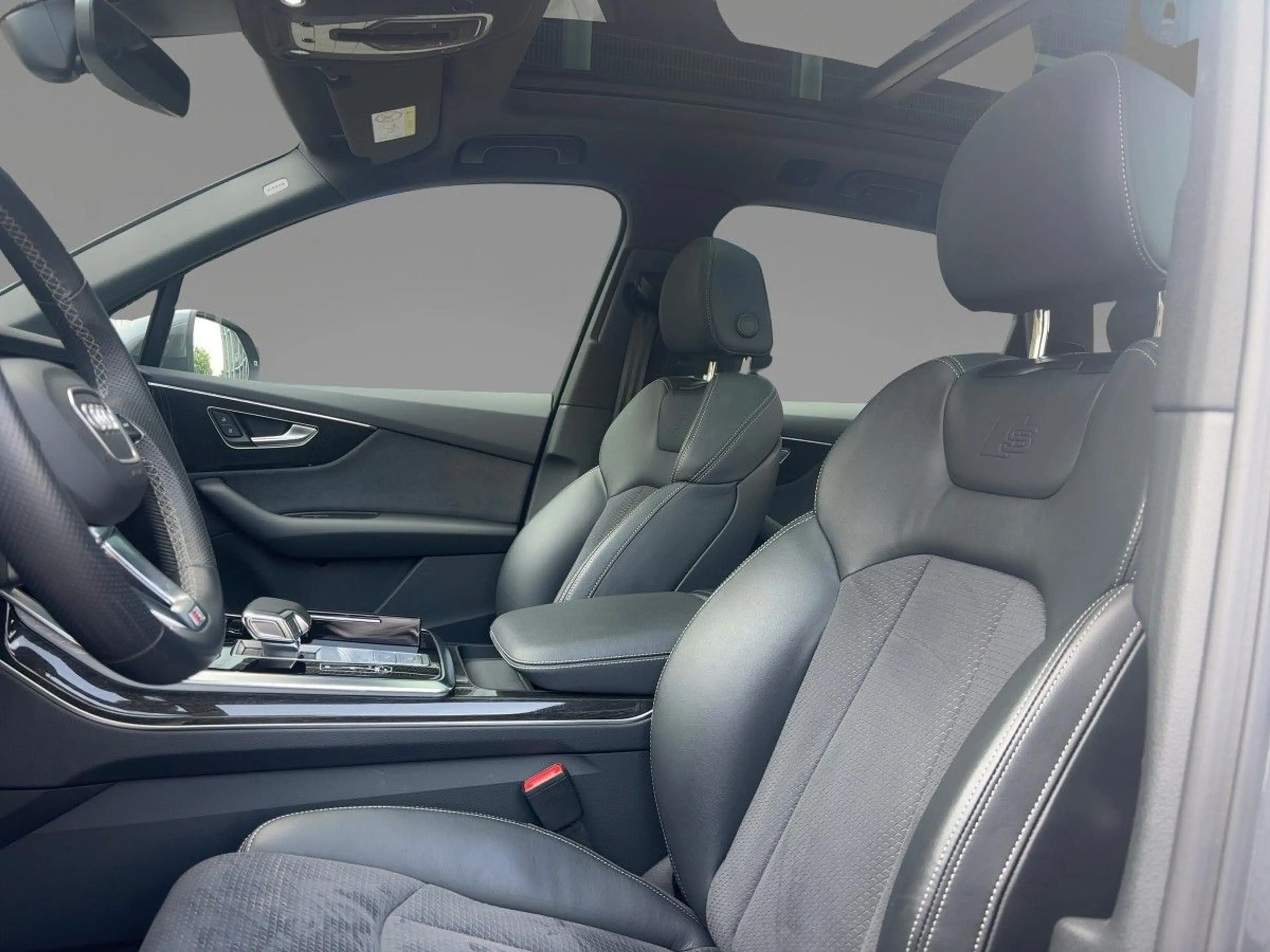 Audi Q7 50 TDI quattro S tronic — photo 8