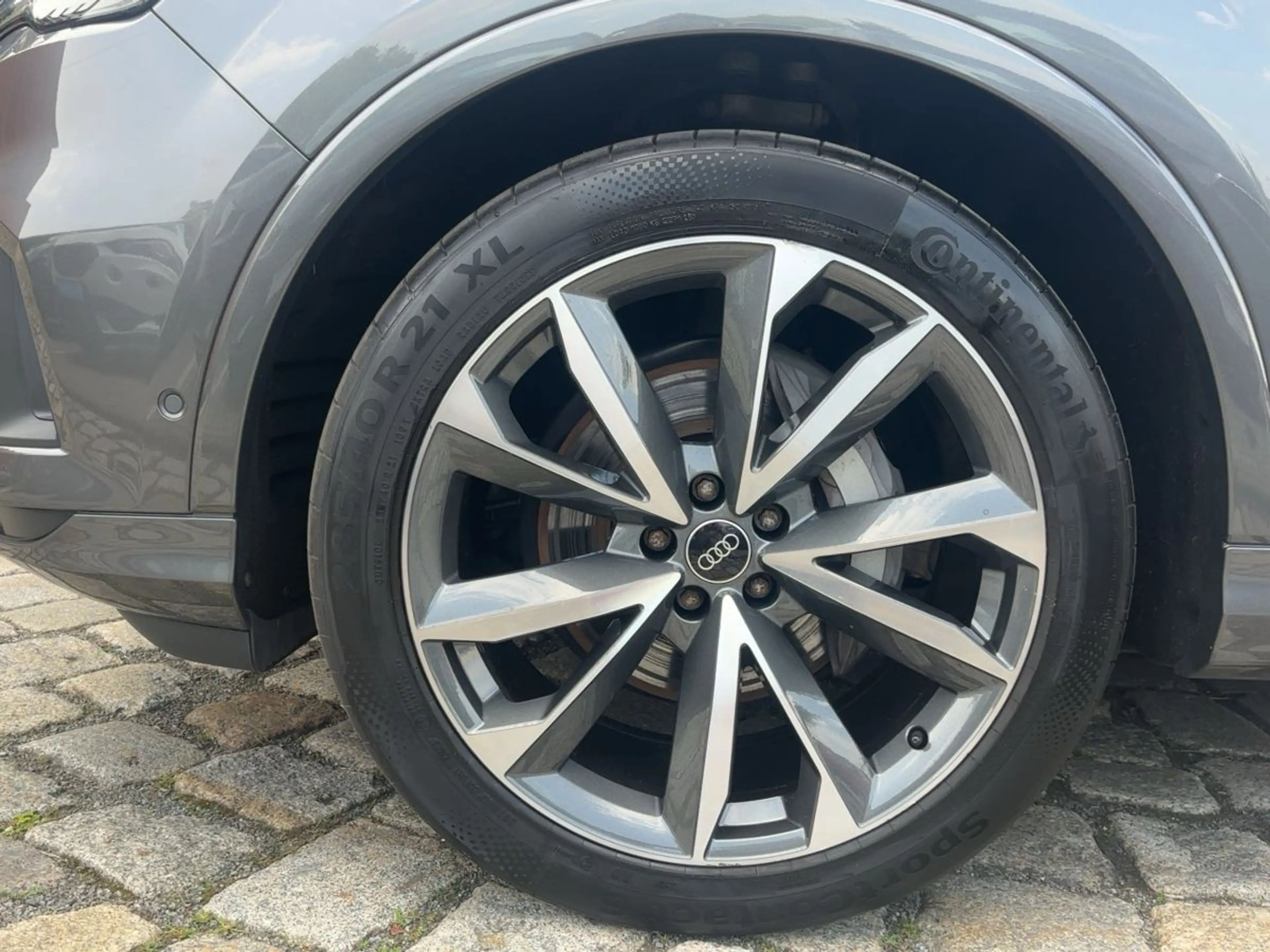 Audi Q7 50 TDI quattro S tronic — photo 13