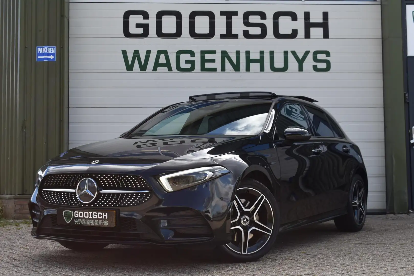 Mercedes-Benz A 250 e Business Solution AMG Limited | Pano | Camera | Zwart - 1