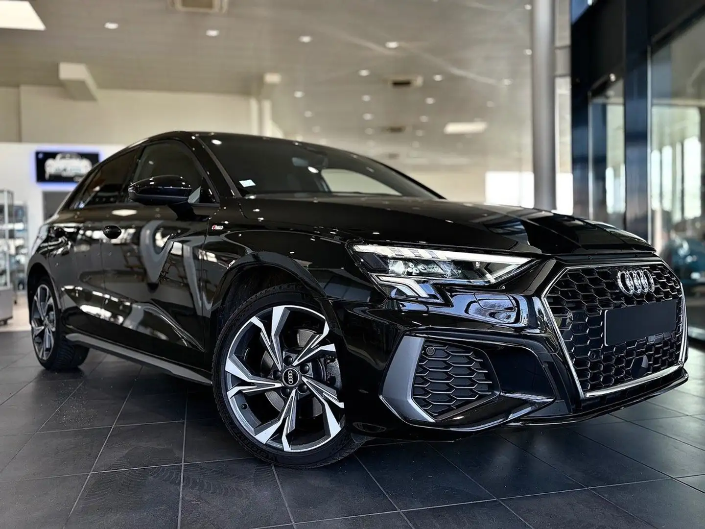 Audi A3 S Line 40 TFSIe 204ch S TRONIC GARANTIE 12 Mois 390e/ Mois sans apport Schwarz - 1