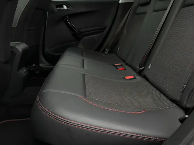 Peugeot 2008 view 8