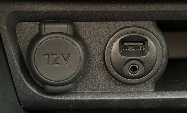 Peugeot 2008 view 11