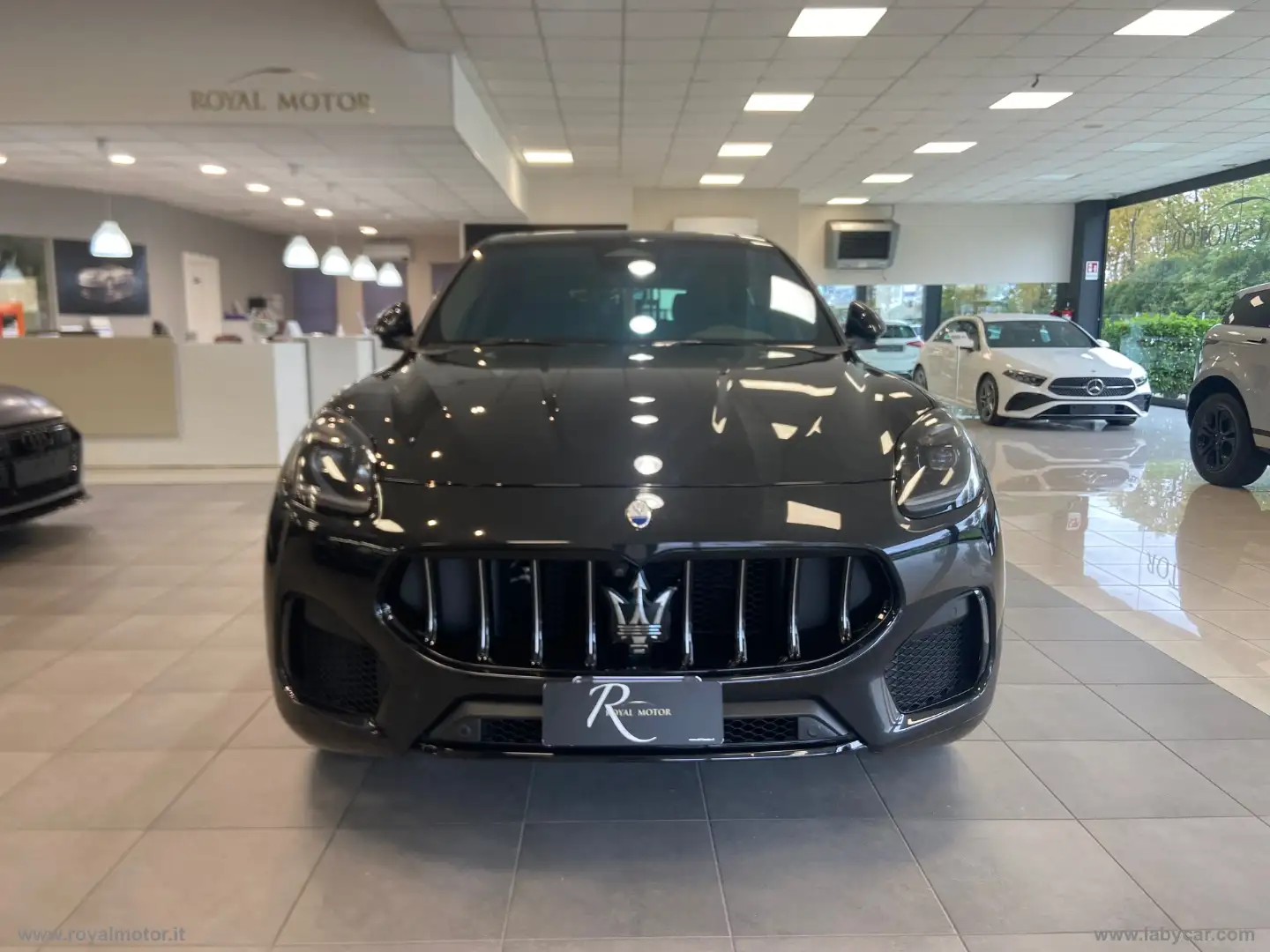Maserati Grecale 2.0 MHEV 300 CV GT Zwart - 2