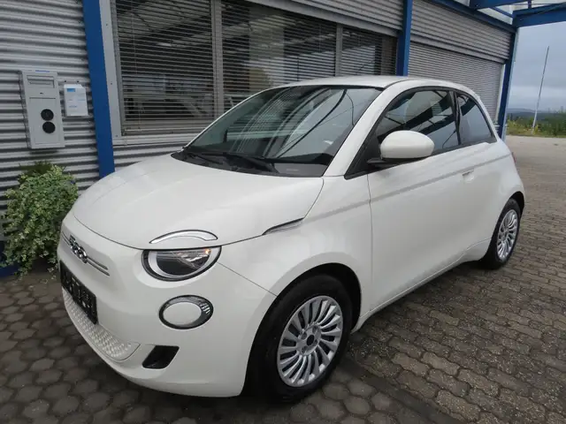 Fiat 500e Basis 42kWh Klimaautomatik DAB Tempomat