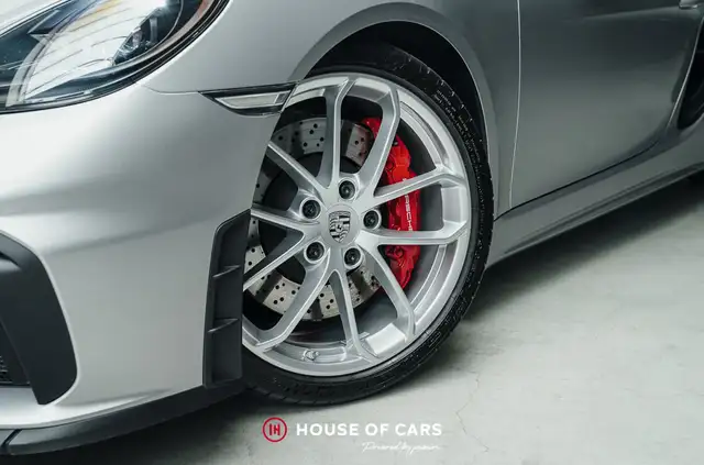 Porsche 718 view 11