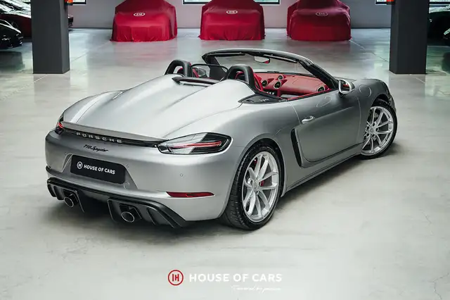 Porsche 718 view 7