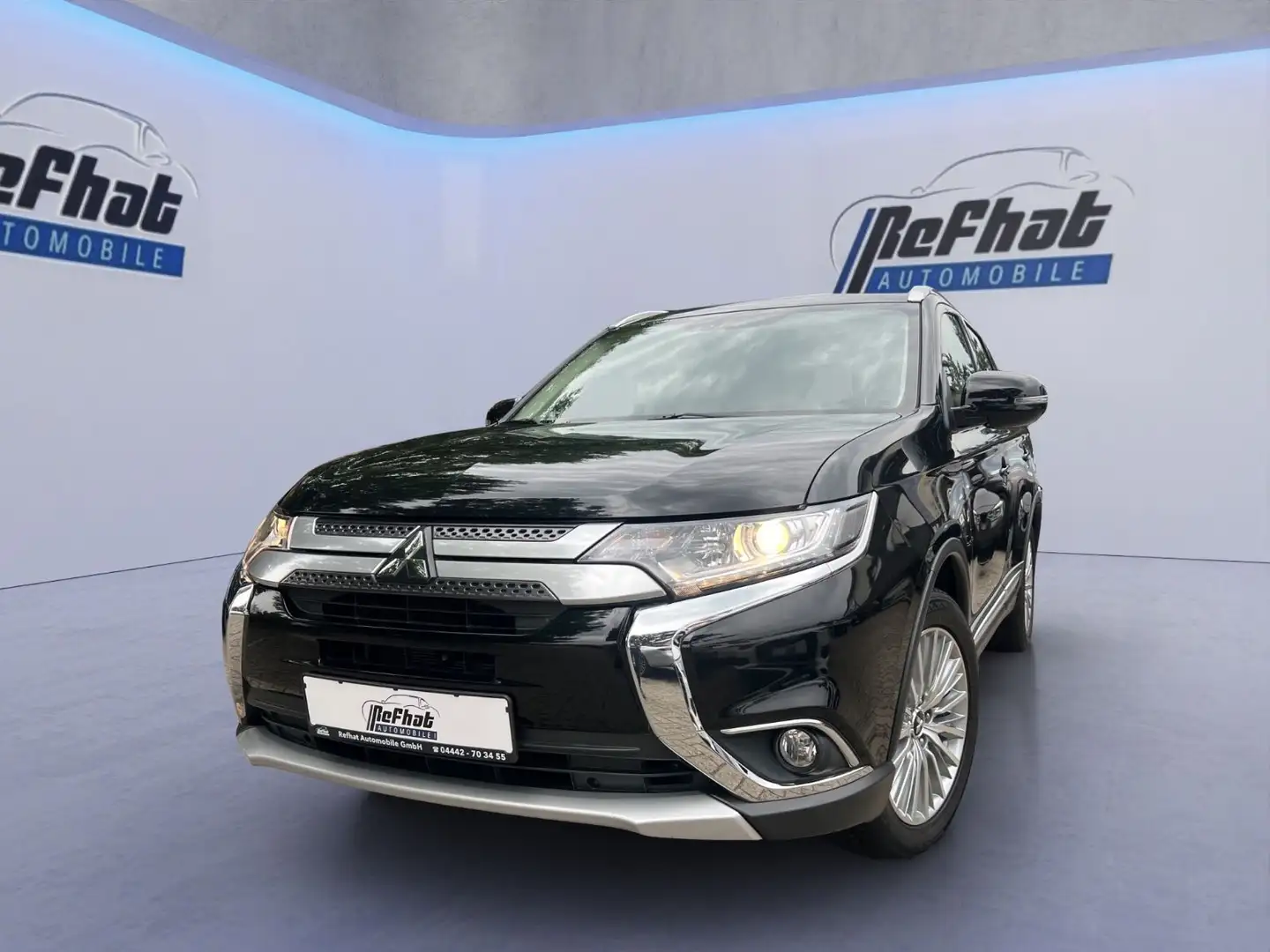 Mitsubishi Outlander Active 2WD*XENON*LED*SHZ*AHK*PDC* Schwarz - 1