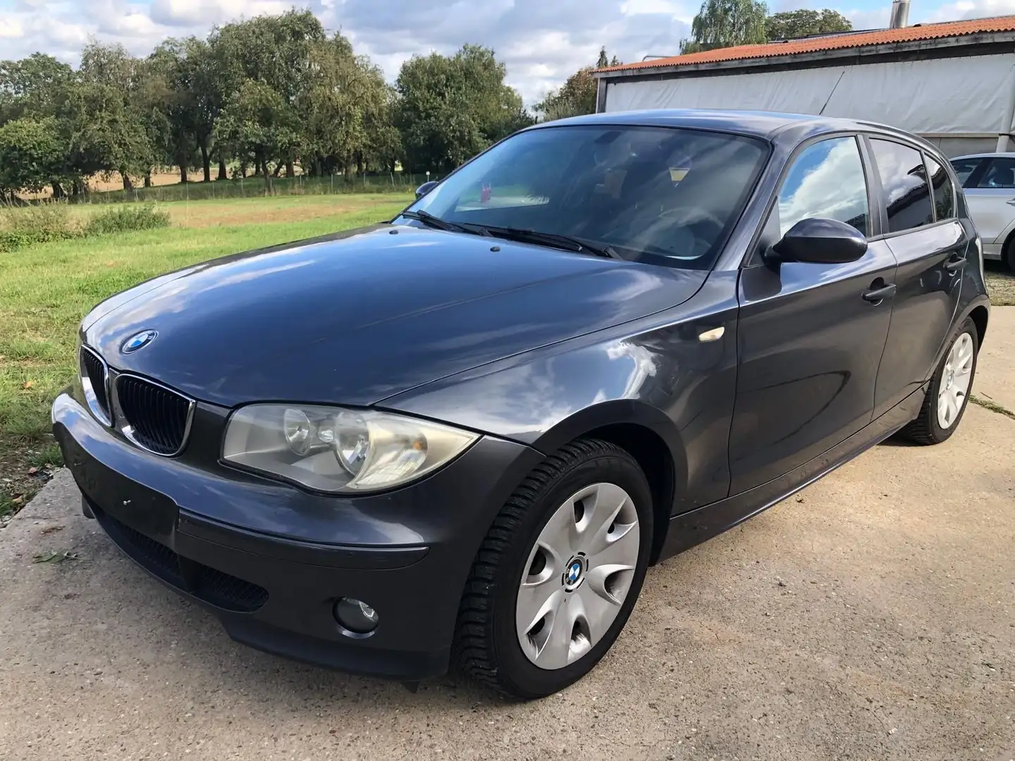 BMW 118 Baureihe 1 Lim. 118i Schwarz - 1
