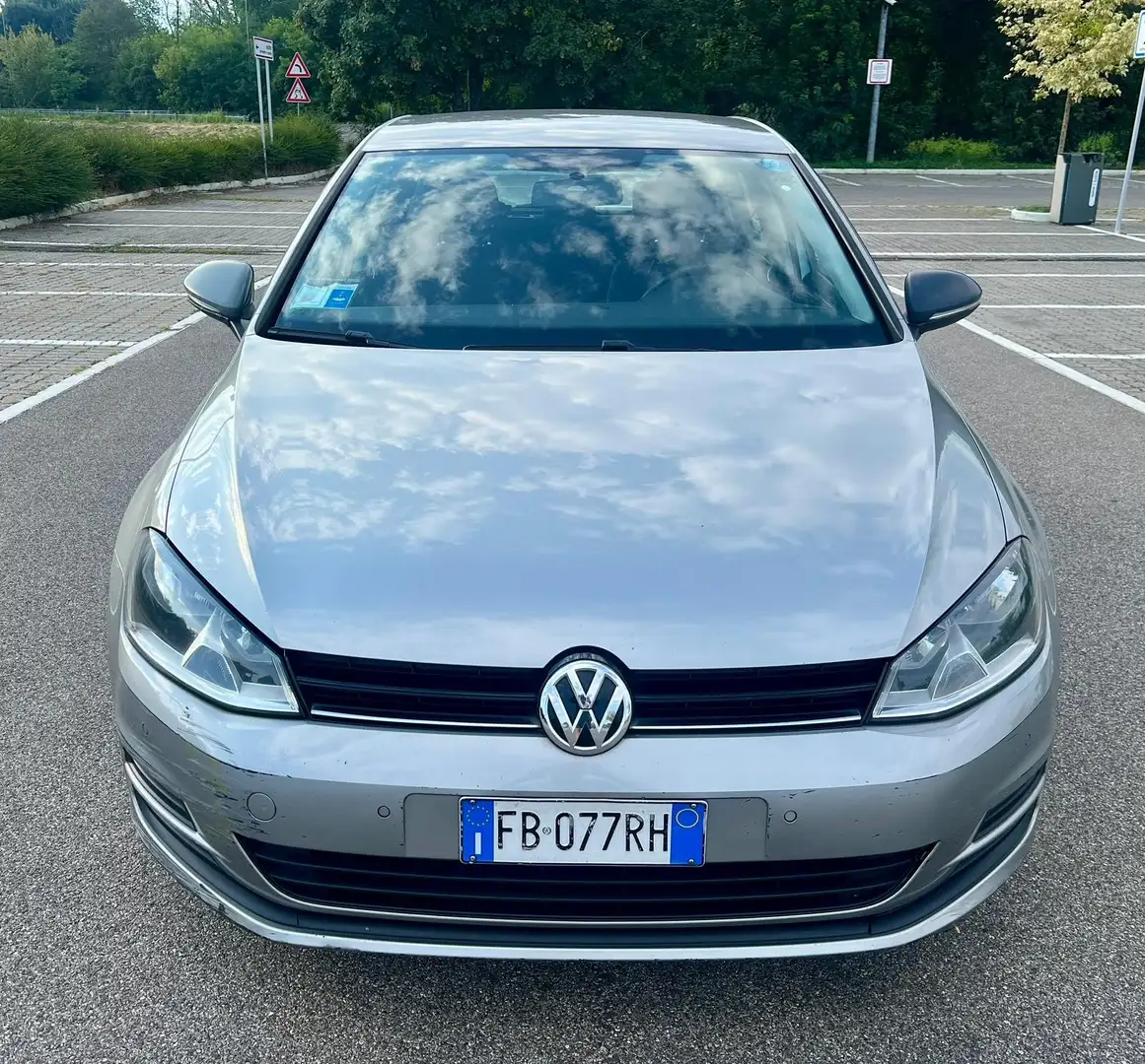 Volkswagen Golf 5p 1.6 tdi Trendline 90cv Plateado - 1