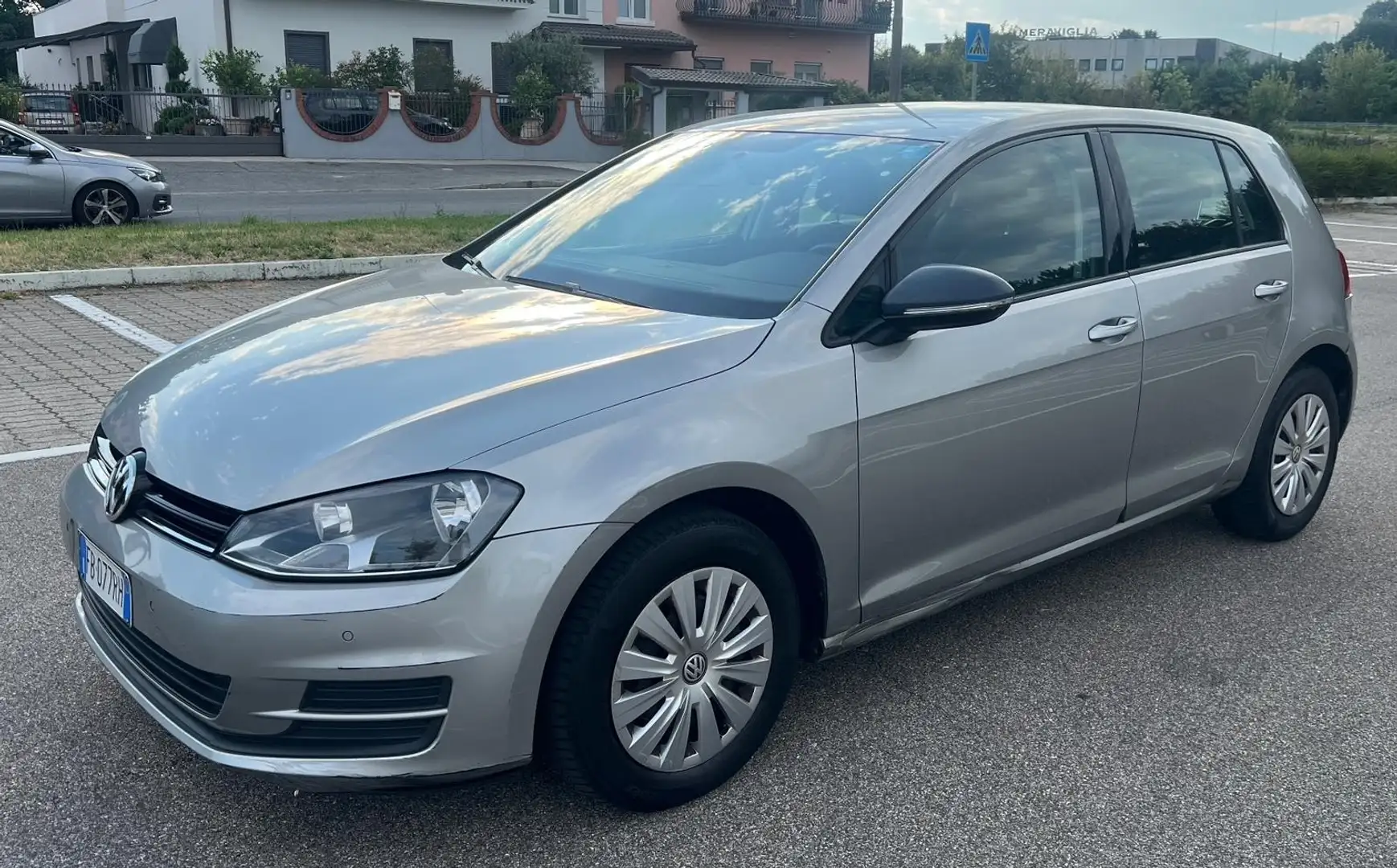 Volkswagen Golf 5p 1.6 tdi Trendline 90cv Plateado - 2