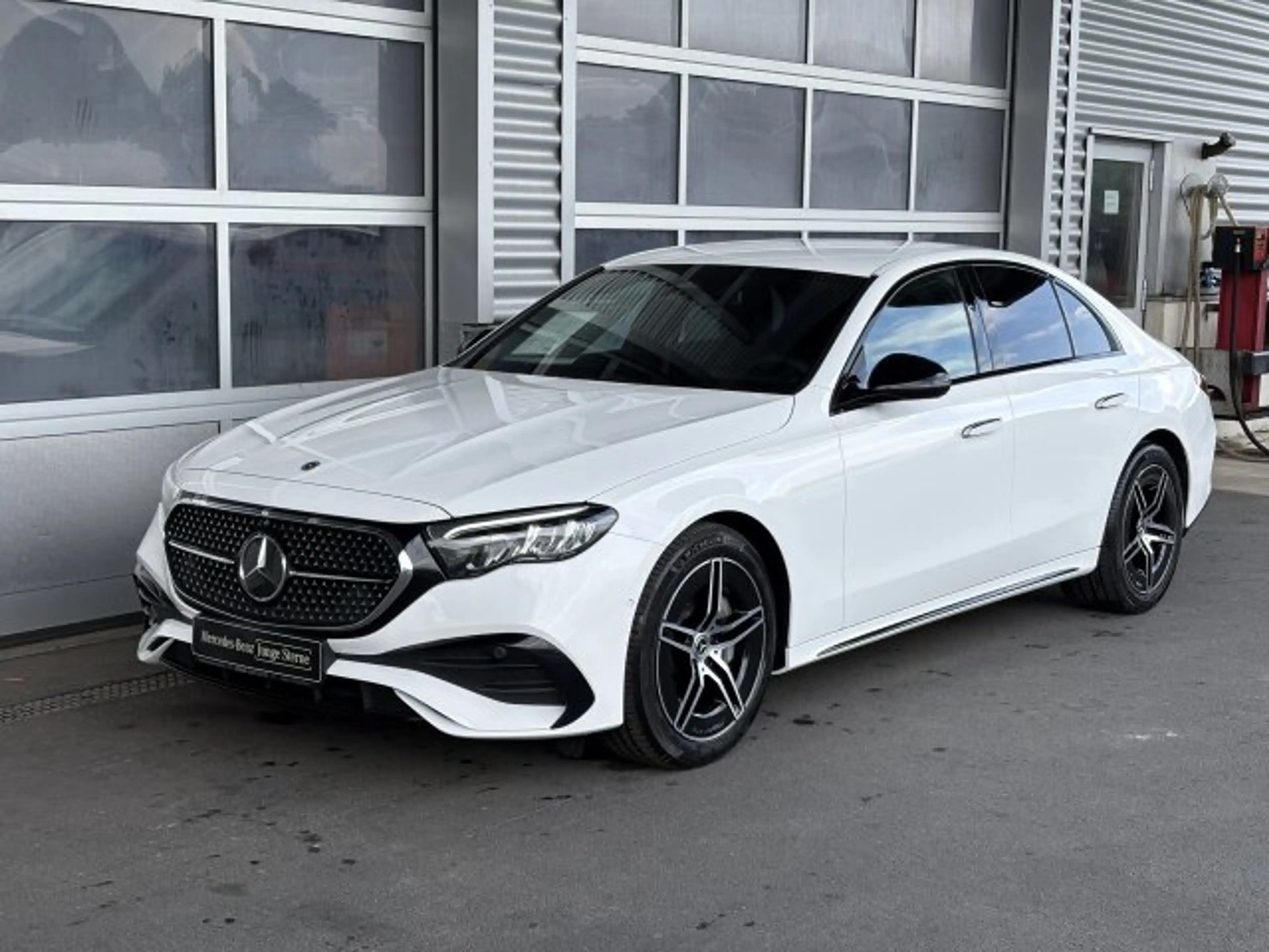 Mercedes-Benz E 200 E 200 Night AMG Line Advanced Distronic Lkrdhzg. — photo 5