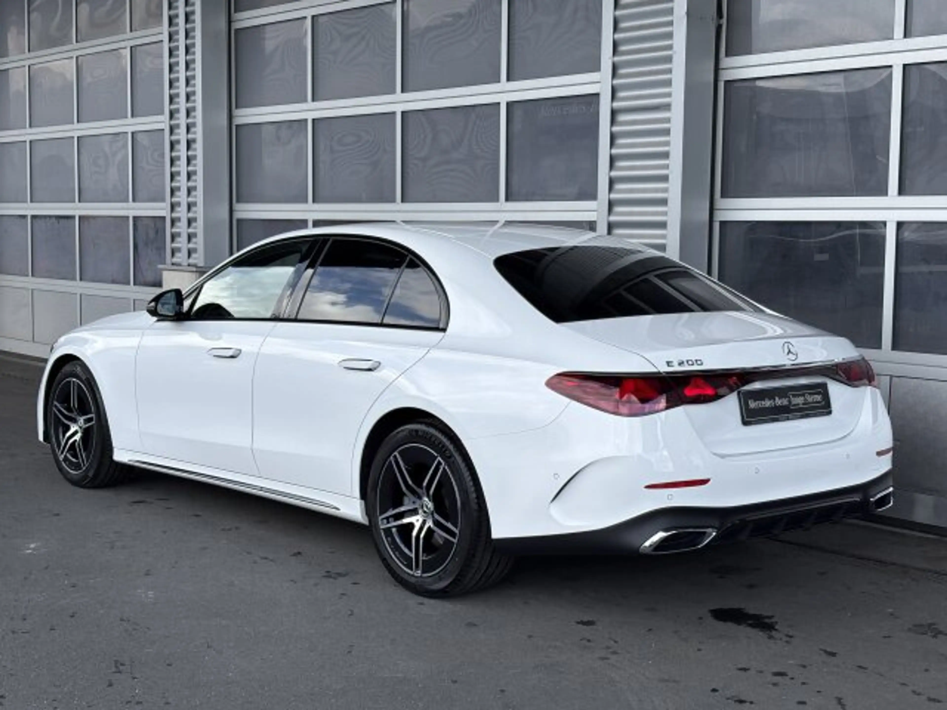 Mercedes-Benz E 200 E 200 Night AMG Line Advanced Distronic Lkrdhzg. — photo 4