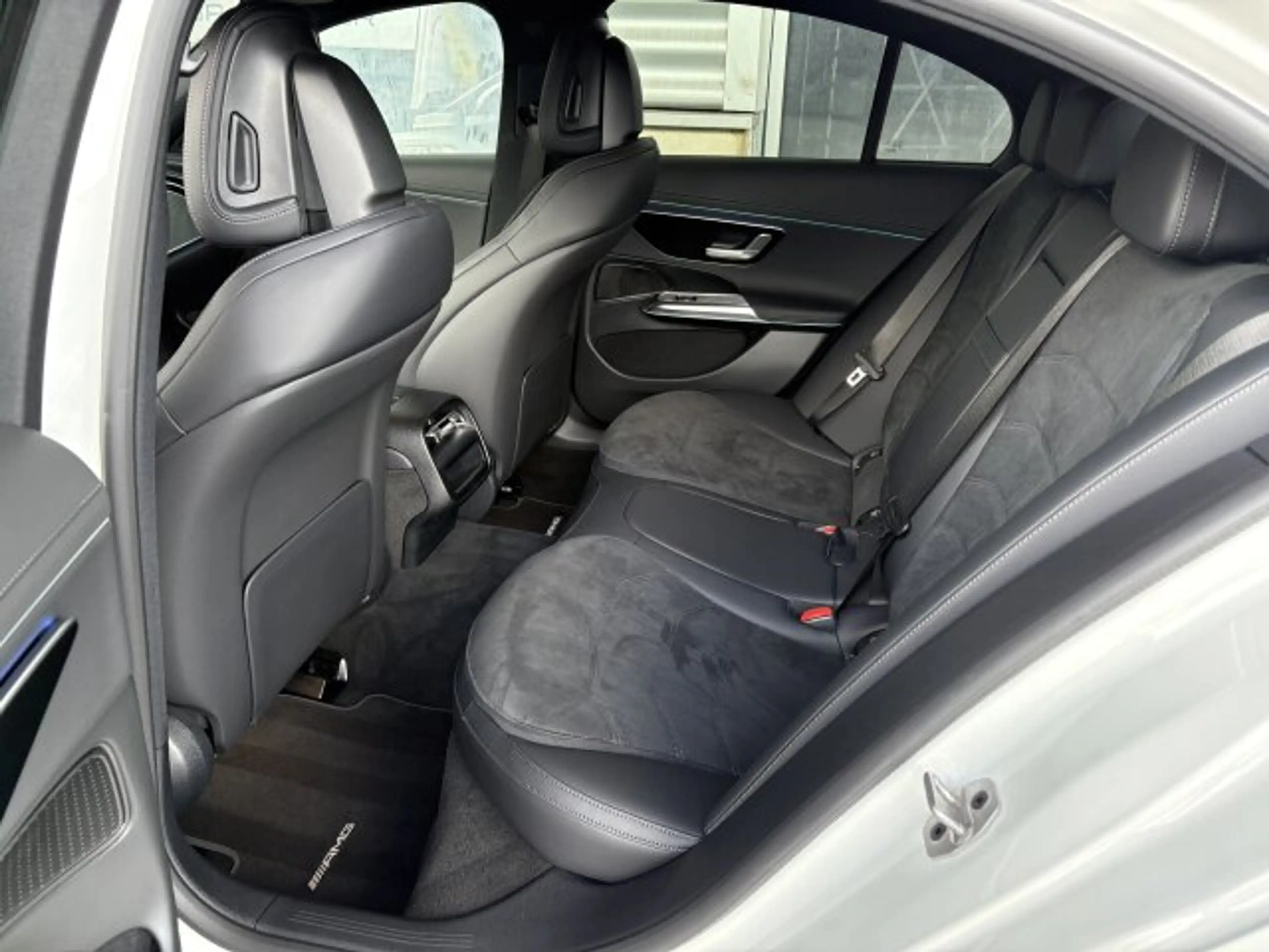 Mercedes-Benz E 200 E 200 Night AMG Line Advanced Distronic Lkrdhzg. — photo 12