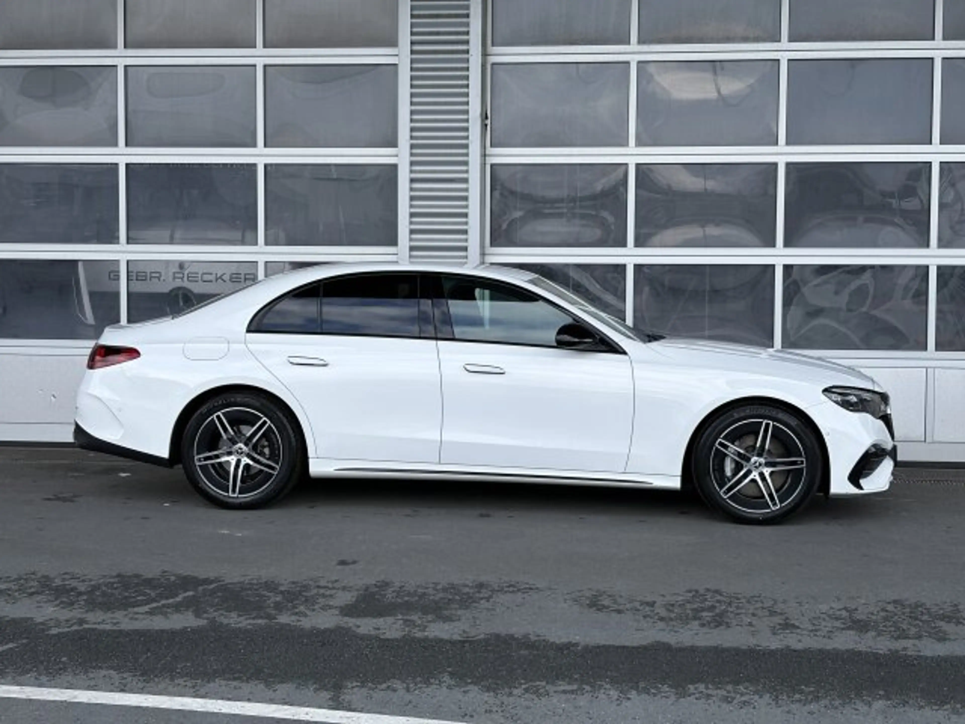 Mercedes-Benz E 200 E 200 Night AMG Line Advanced Distronic Lkrdhzg. — photo 7