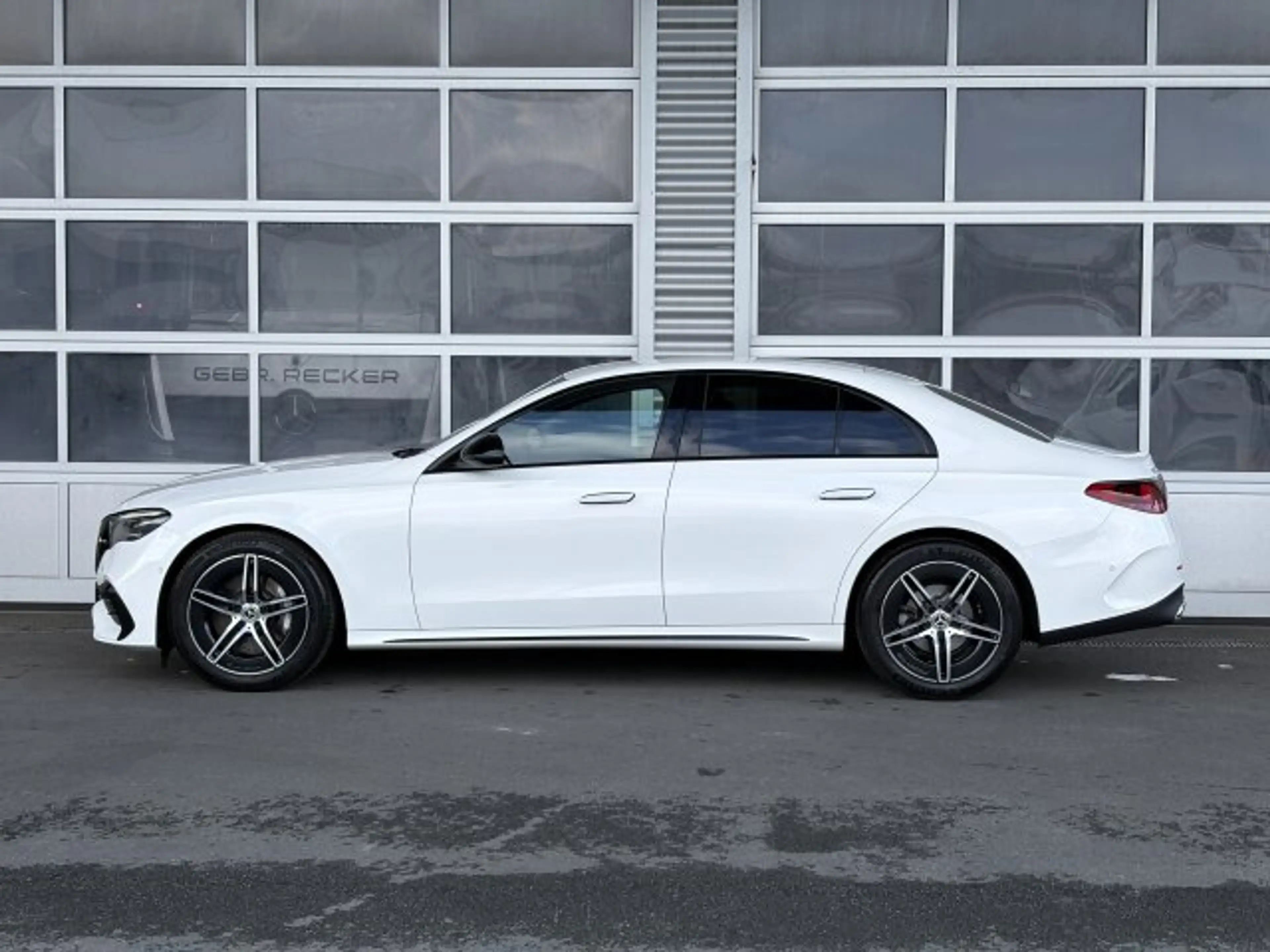 Mercedes-Benz E 200 E 200 Night AMG Line Advanced Distronic Lkrdhzg. — photo 8