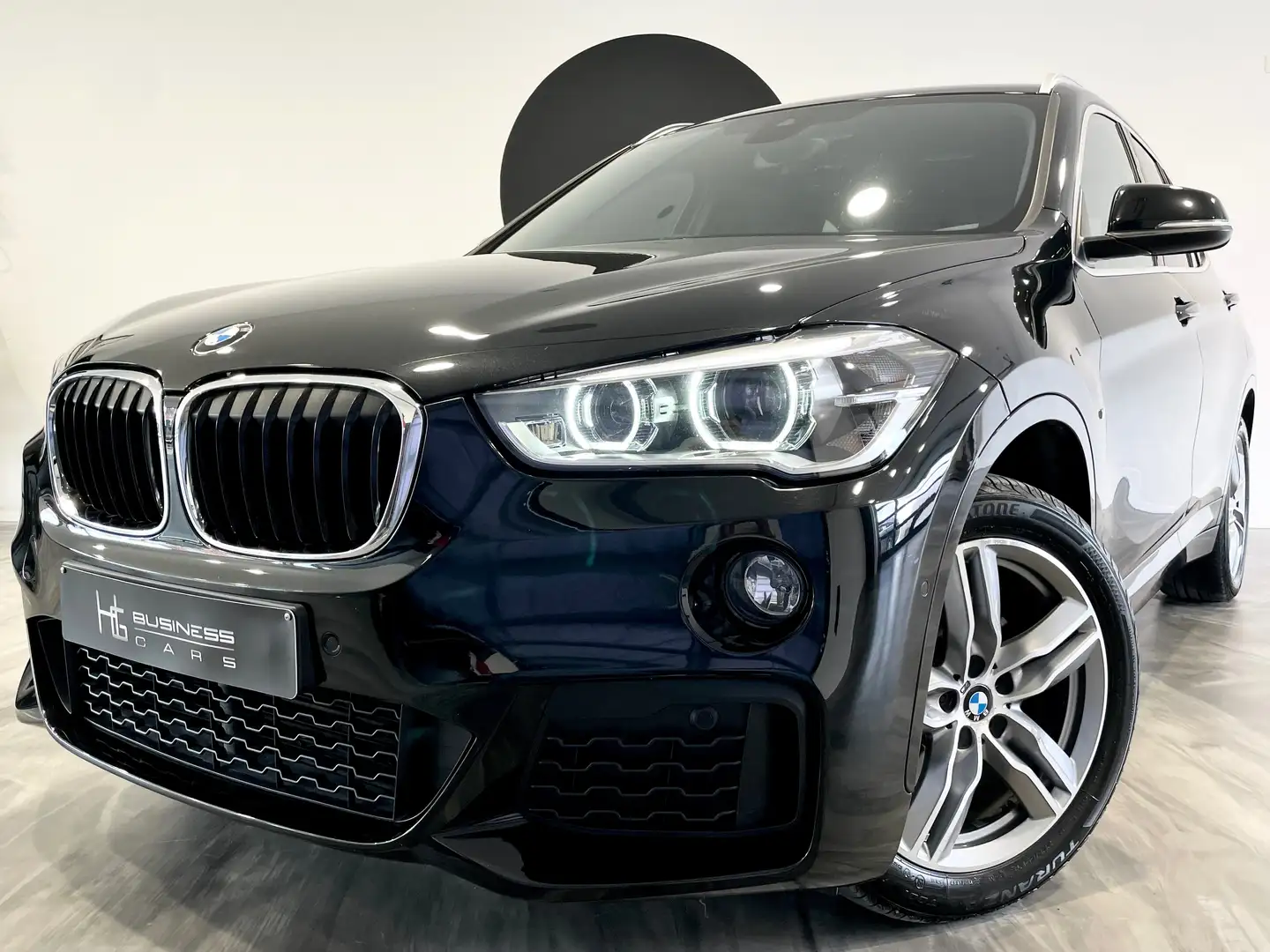 BMW X1 2.0 dA/ PACK M/ LED/ CUIR/ GPS/ LUM.D'AMBIANCE Noir - 1