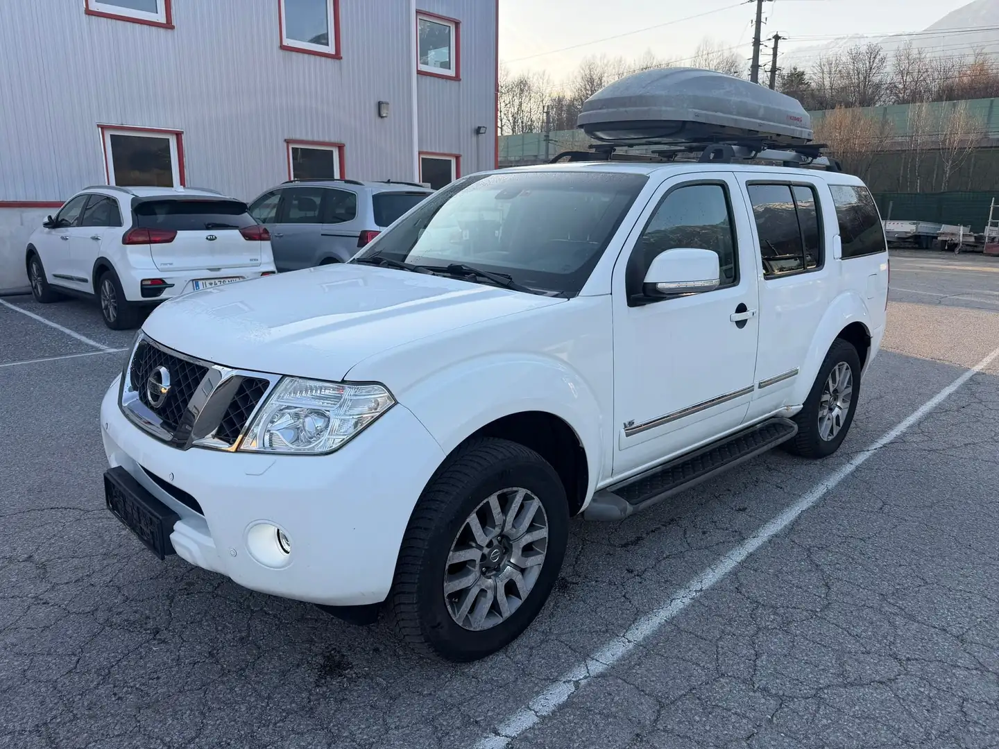 Nissan Pathfinder 3.0 dCi LE Weiß - 2