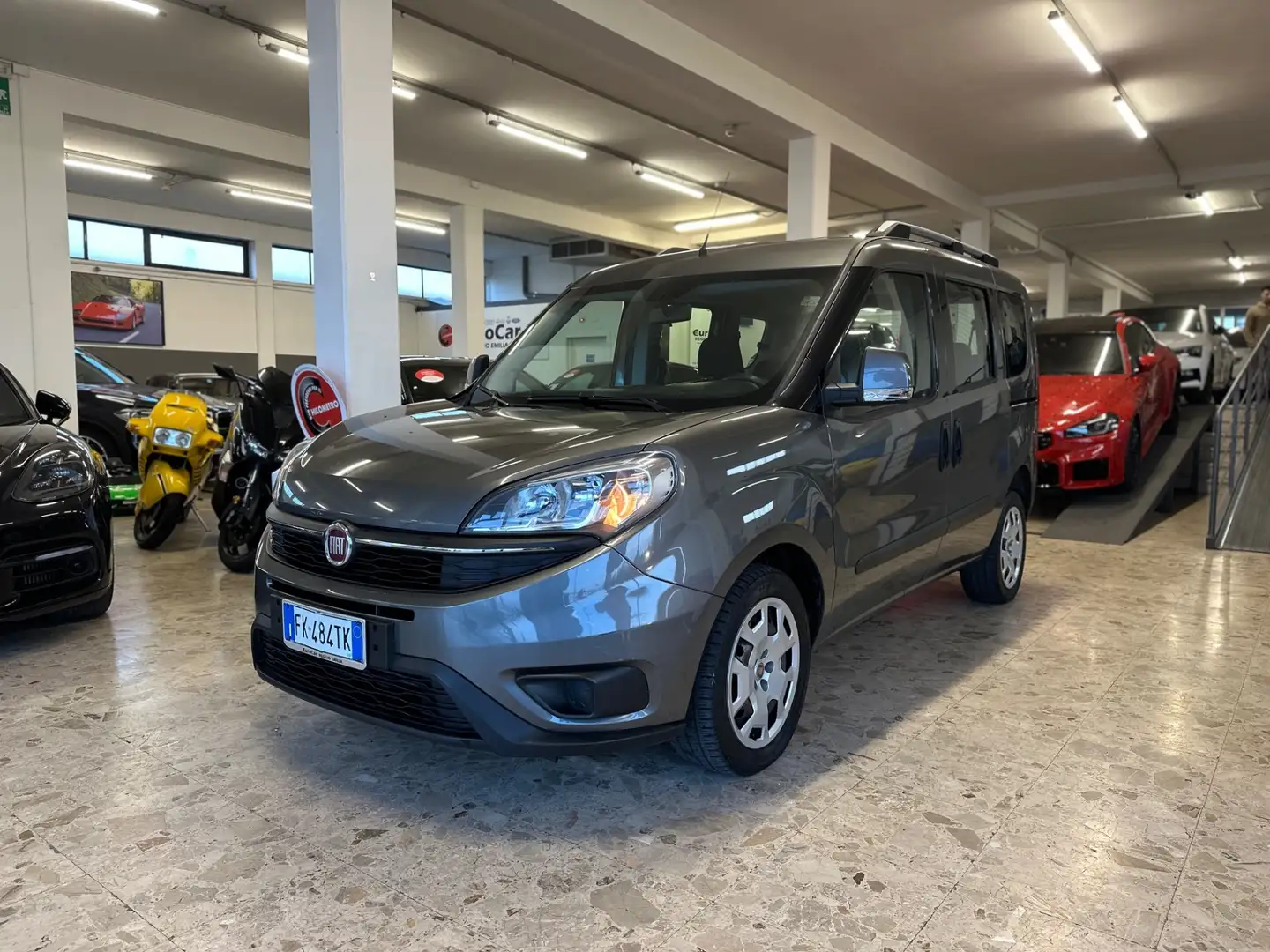 Fiat Doblo Doblò 1.6 MJT 16V 120CV Lounge Grau - 1