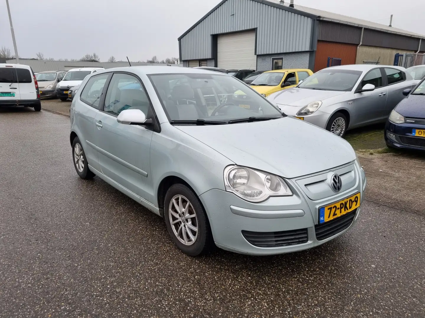 Volkswagen Polo 1.4 TDI Trendline BlueMotion Airco Bj:2009 Gris - 2