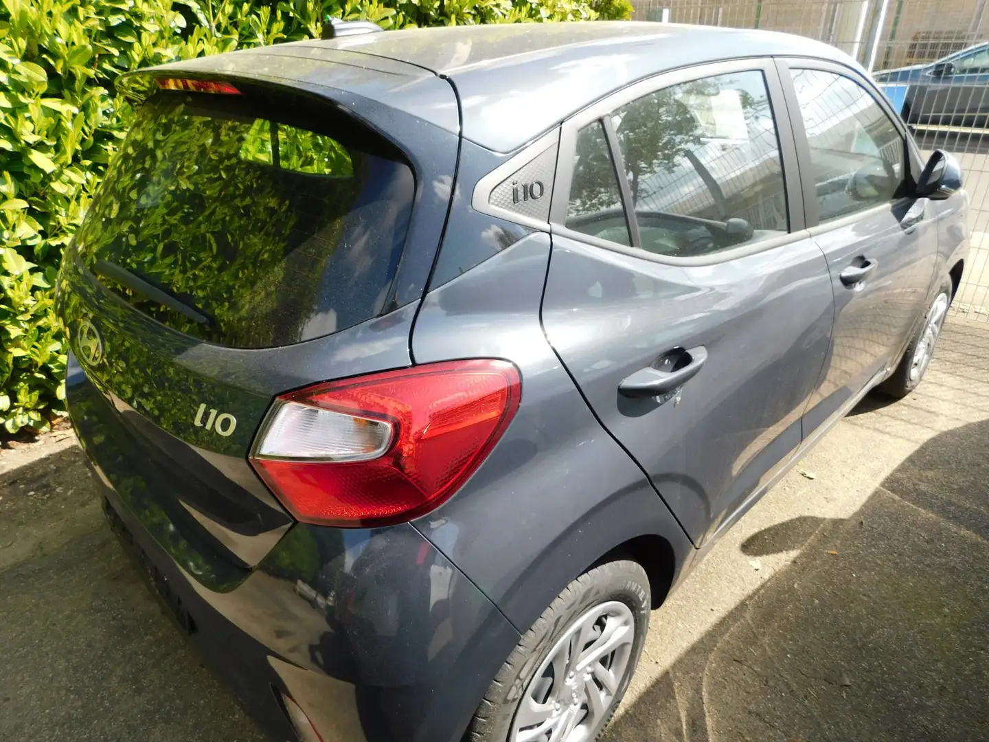 Hyundai i10 1.0 Spring Grau - 1