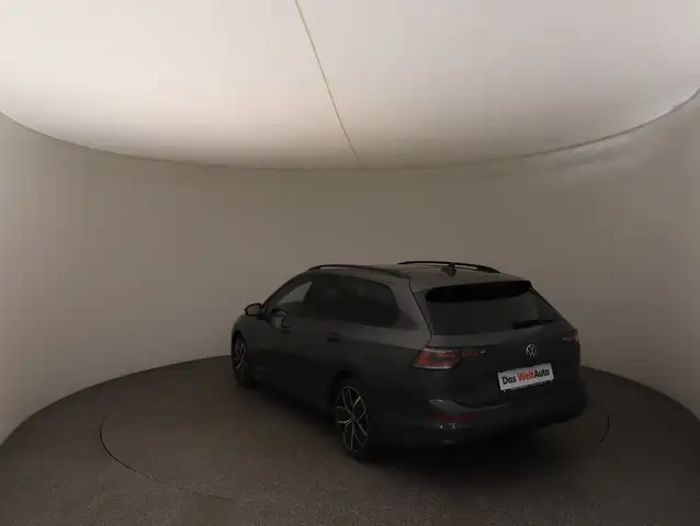 Volkswagen Golf view 6