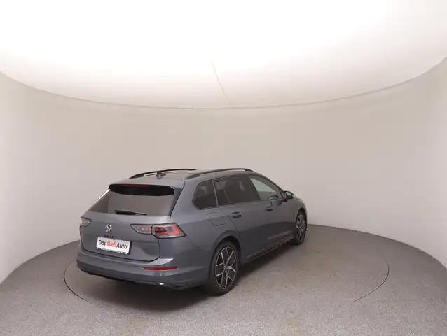 Volkswagen Golf view 4