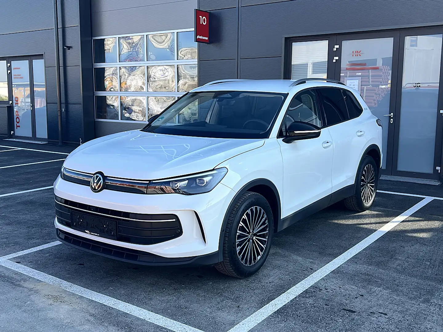 Volkswagen Tiguan 1,5 eTSI * DSG * AHK * ACC * 360° * SHZ Weiß - 1