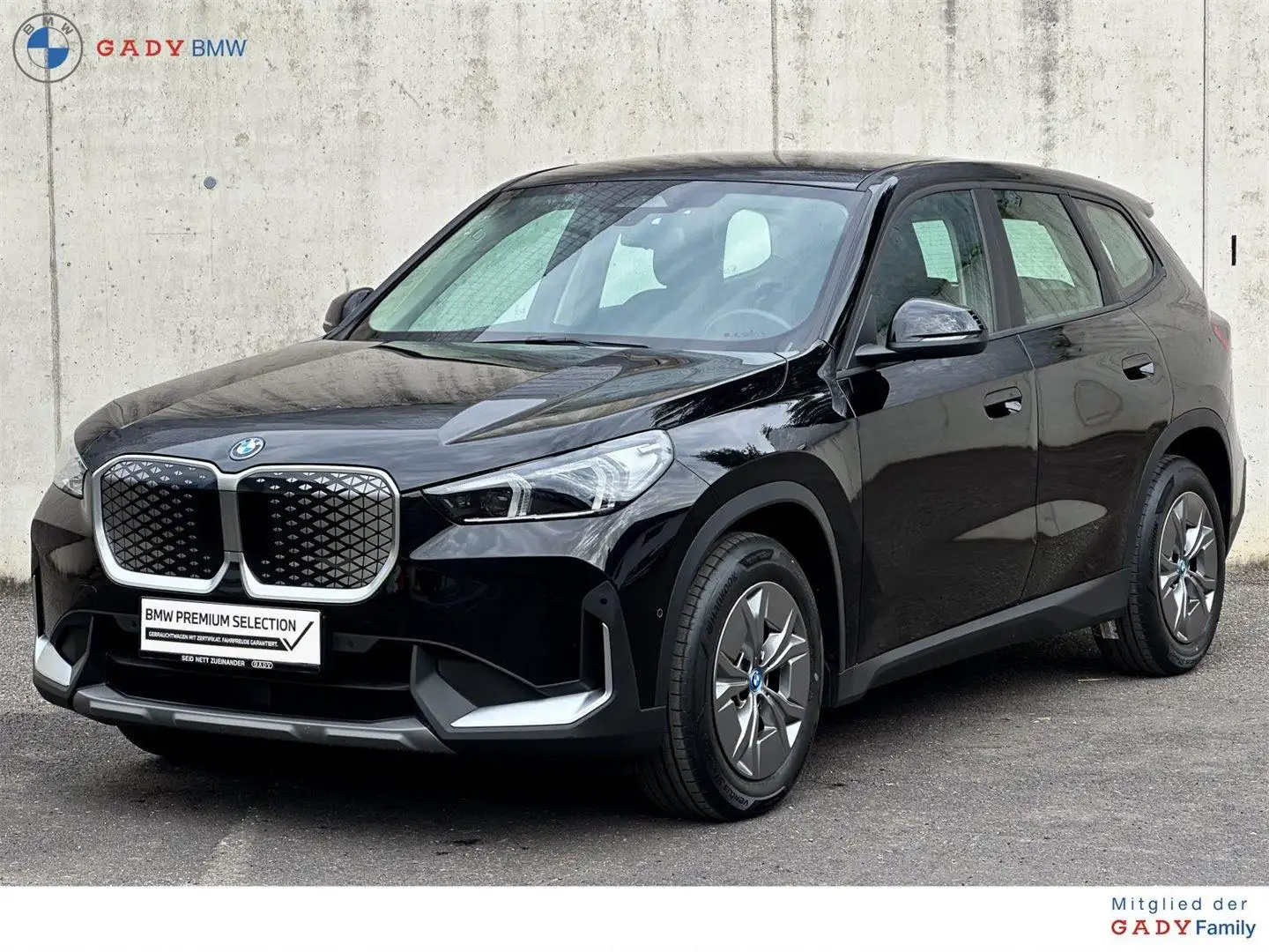 BMW iX1 eDrive20 Schwarz - 1
