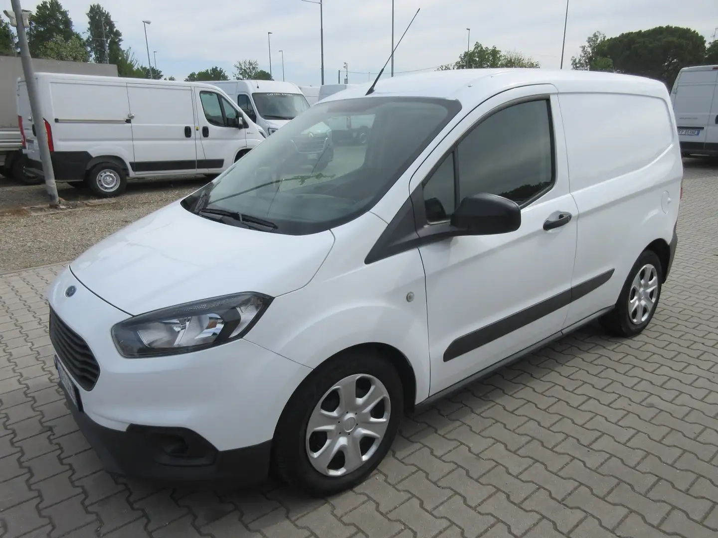 Ford Courier EURO 6D 1.5d Blanco - 1