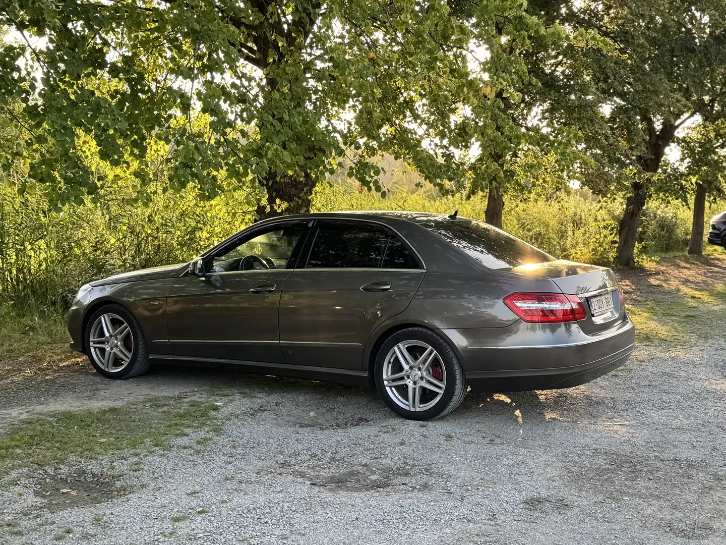 Mercedes-Benz E 200 CDI DPF BlueEFFICIENCY Automatik Avantgarde Bronze - 1