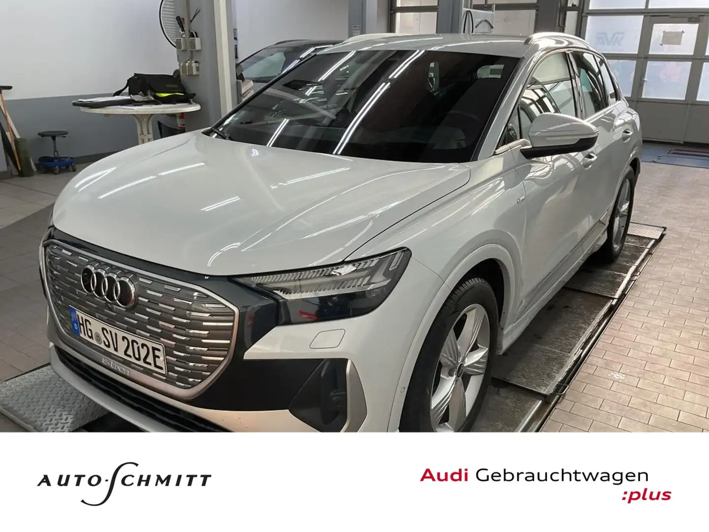 Audi Q4 e-tron Q4 etron 40 150 kW Matrix LED AHK Standheizung Weiß - 1