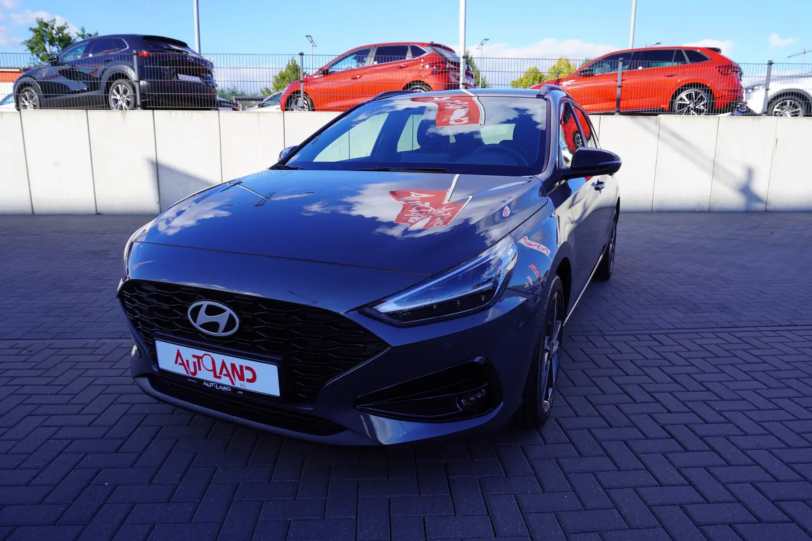 Hyundai i30 Kombi 1.5 T-GDI LED Navi Kamera Gri - 2