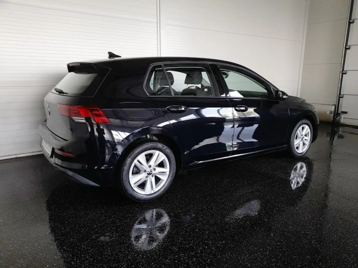 Volkswagen Golf VIII LIFE 2,0 TDI *LED MIT FLA / VIRTUELL PRO / NAVI / ACC / KEYLESS / VERKEHRSZEICHEN & SPURHALTEASSIST* Schwarz - 2