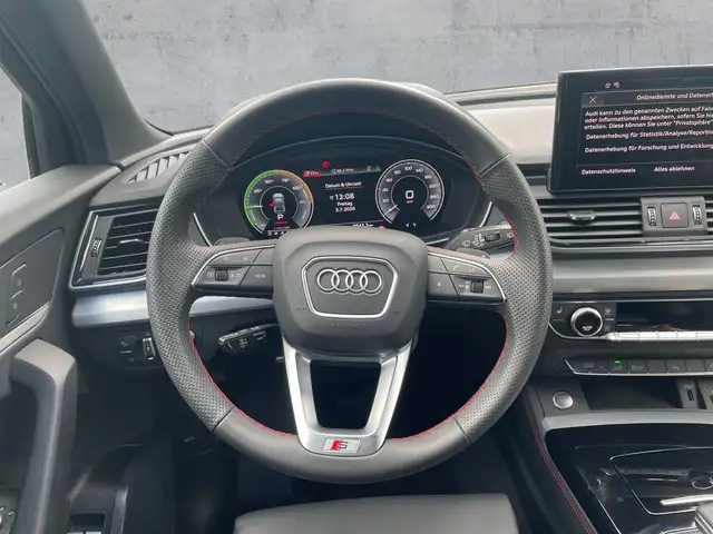 Audi Q5 view 10