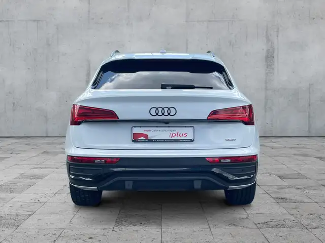 Audi Q5 view 5