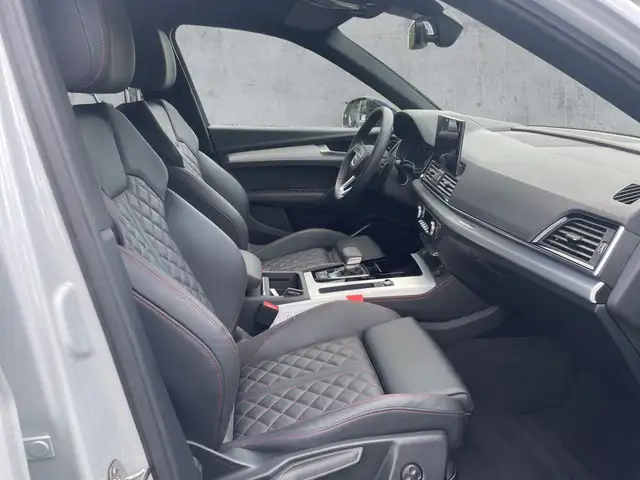 Audi Q5 view 13