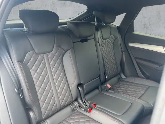 Audi Q5 view 16