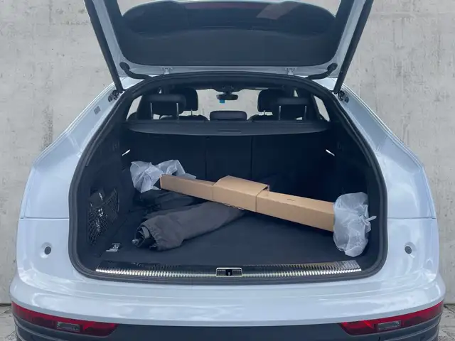 Audi Q5 view 14