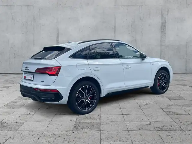 Audi Q5 view 6