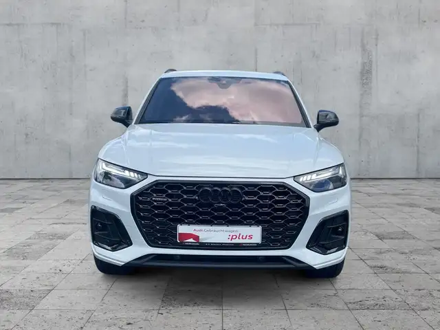 Audi Q5 view 3