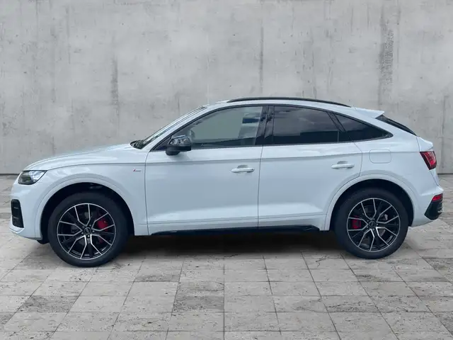 Audi Q5 view 4