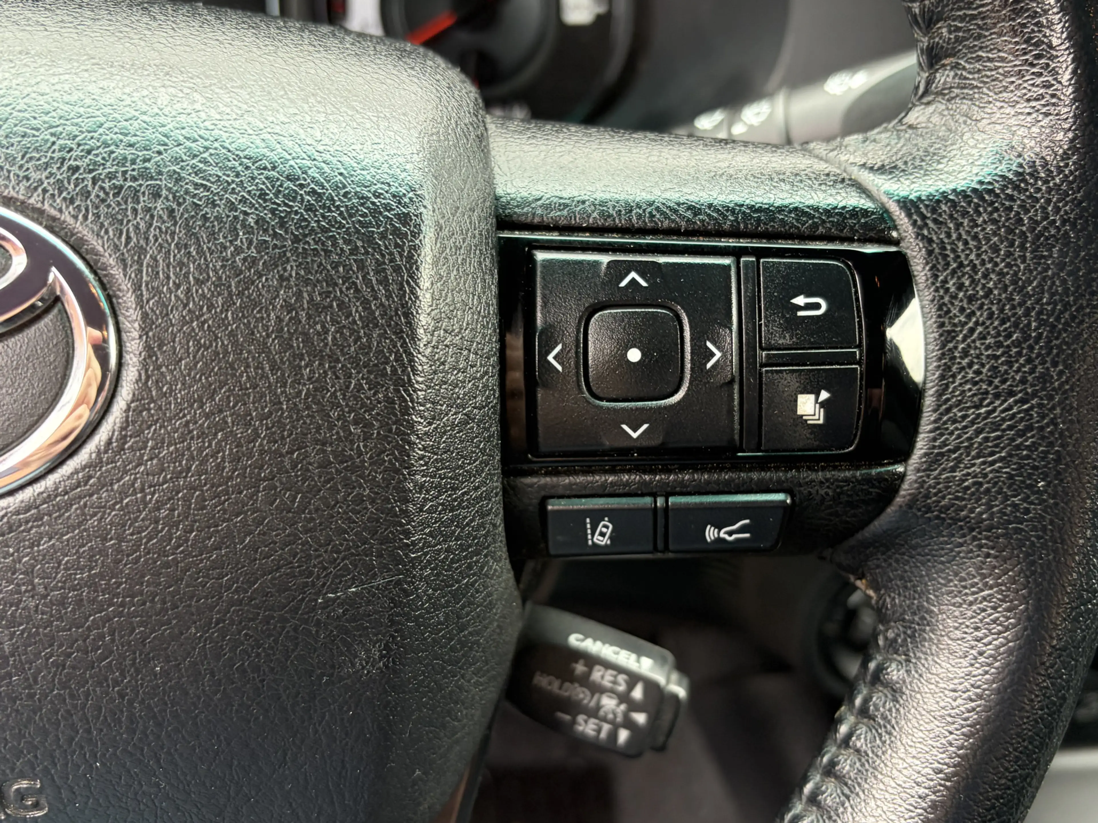 Toyota Hilux 2.4 D-4D Double Cab Executive Automaat Roll Cover — photo 16