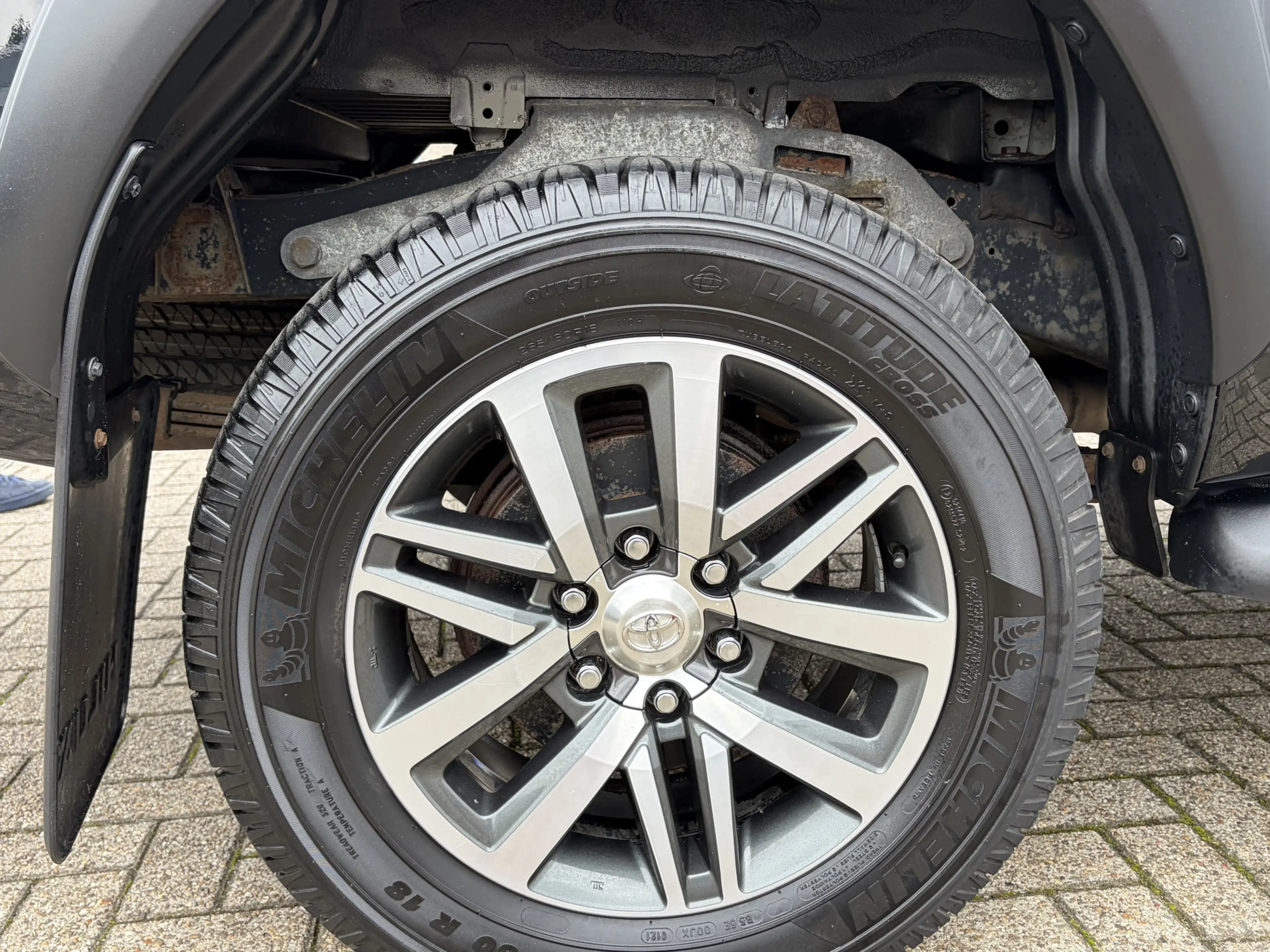 Toyota Hilux 2.4 D-4D Double Cab Executive Automaat Roll Cover — photo 9