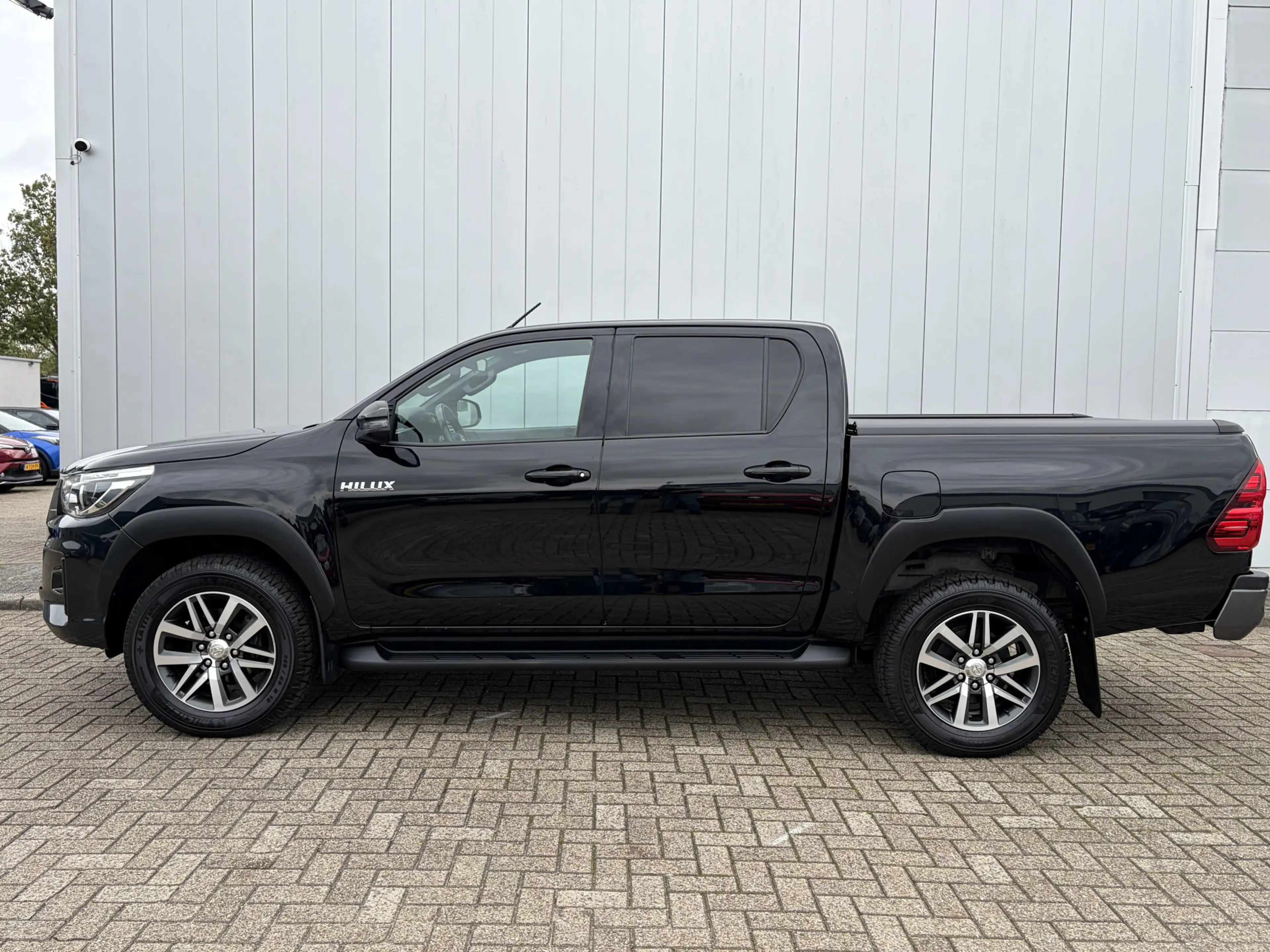 Toyota Hilux 2.4 D-4D Double Cab Executive Automaat Roll Cover — photo 2